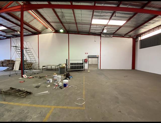 396M² WAREHOUSE TO LET IN SPRINGFIELD